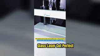 Yuvarlatılmış köşe geometrisinin 3 mm mavi cam lazerle toplu kesimi